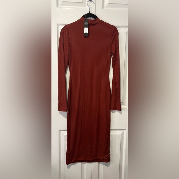 Fashion Nova Chic Long Sleeve Wine Dress - Picture 2 of 4